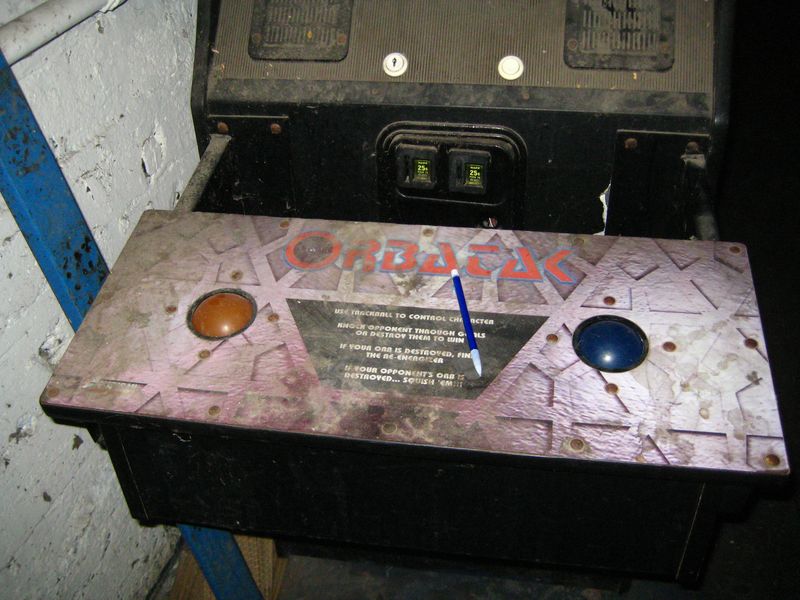 File:Orbatak Arcade Cabinet 3.JPG